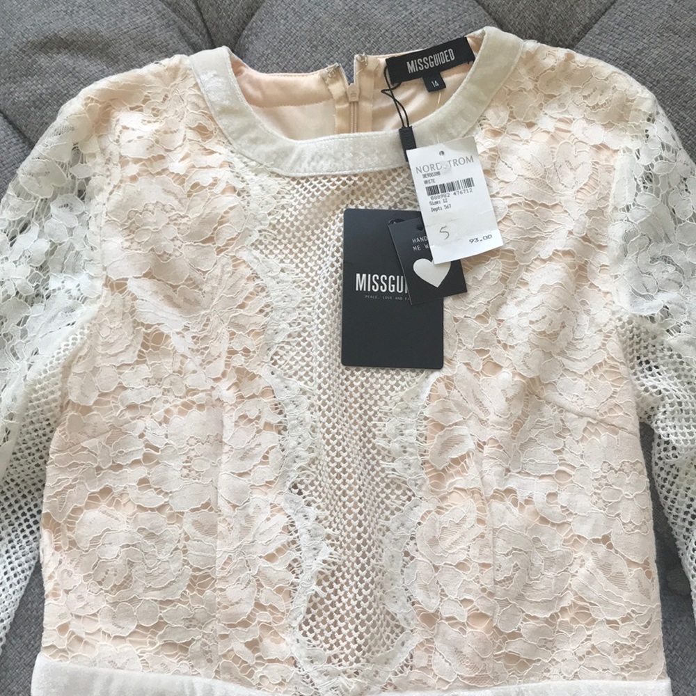 Missguided white lace and nude bodycon mesh dress - Picture 2 of 3